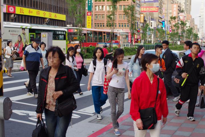 信義路の様子